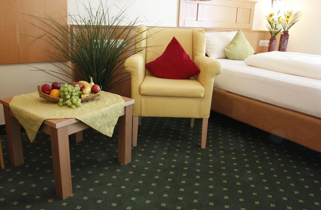 Apart-Hotel Pension Rossmayer Бад-Фюссинг Номер фото